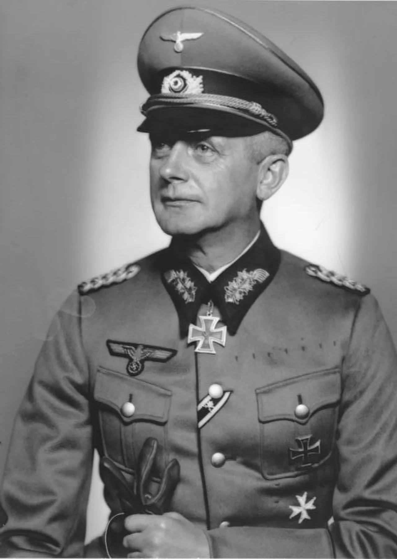 Portrait of Ernst von Leyser (1889–1962) – memorial page