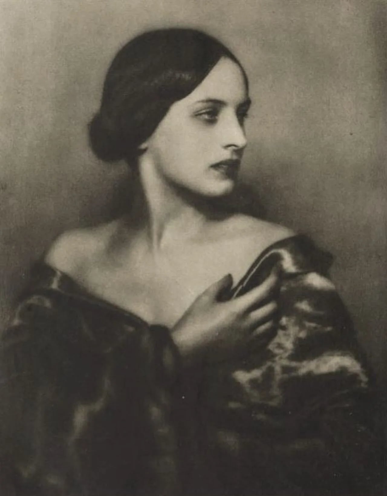 Portrait of Elise Bartlett (1899–1947) – memorial page