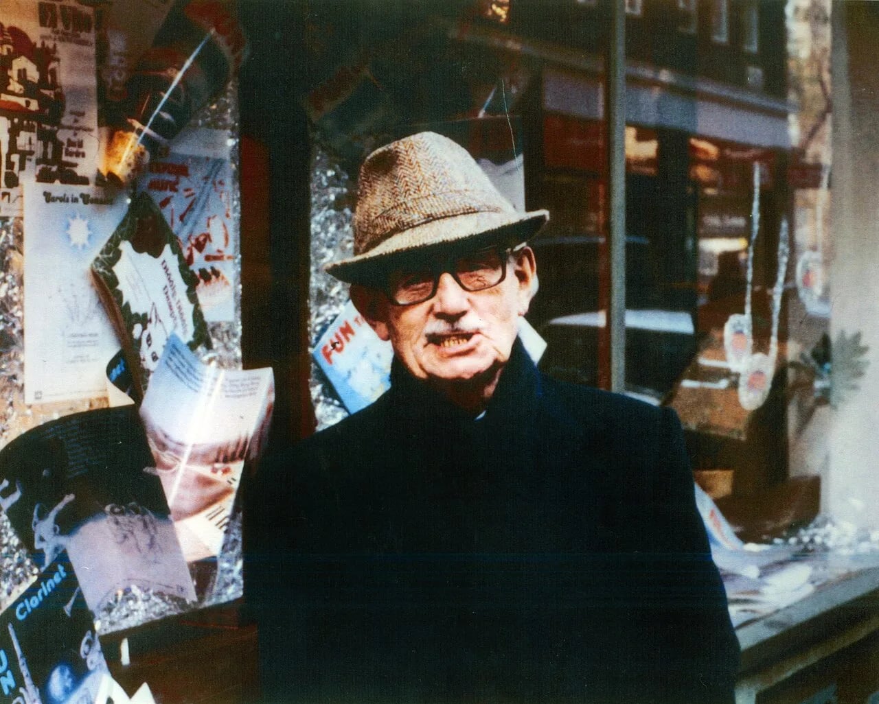 Porträt von Tommie Connor (1904–1993) – Gedenkseite