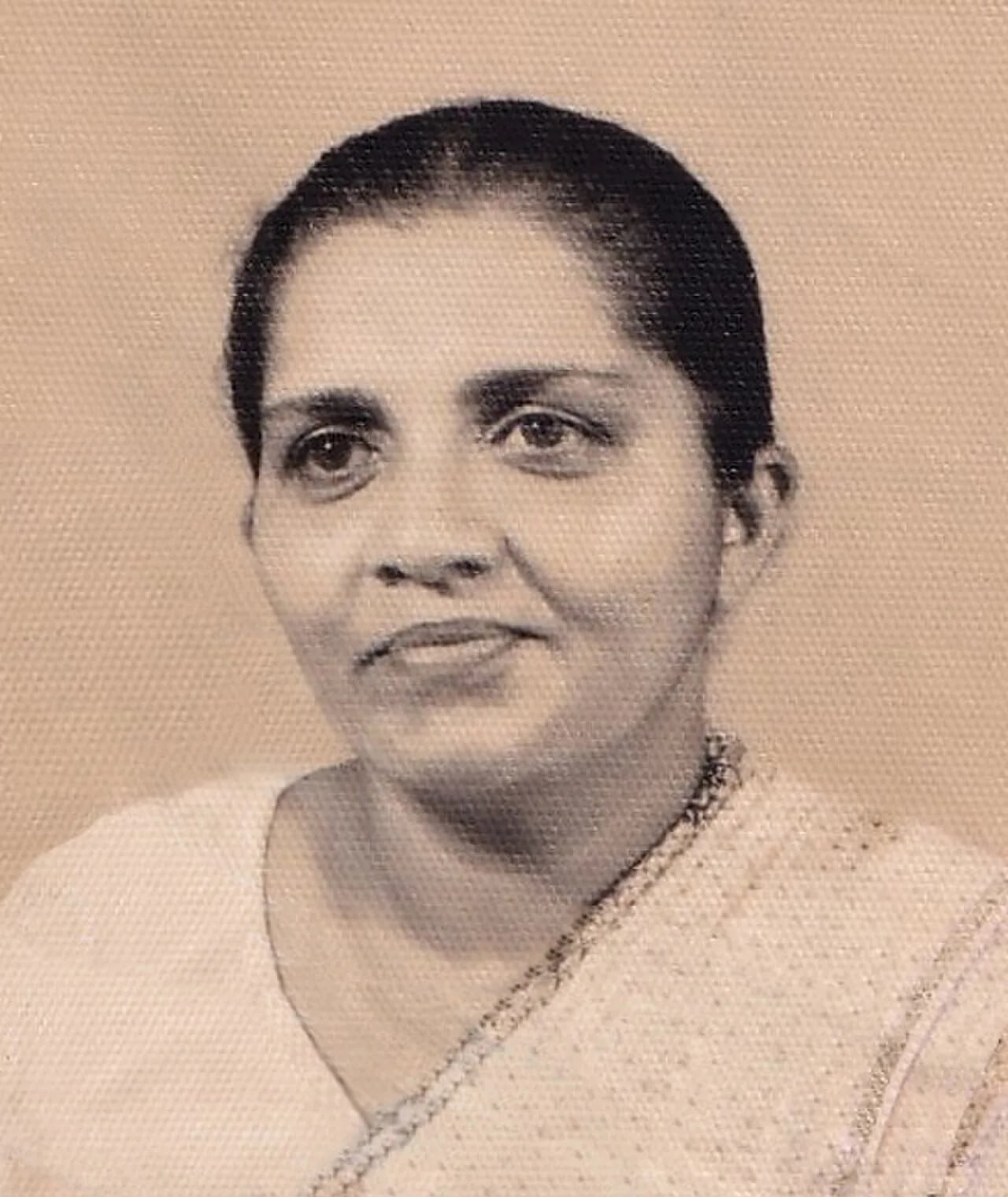 Portrait of Vivienne Goonewardene (1916–1996) – memorial page