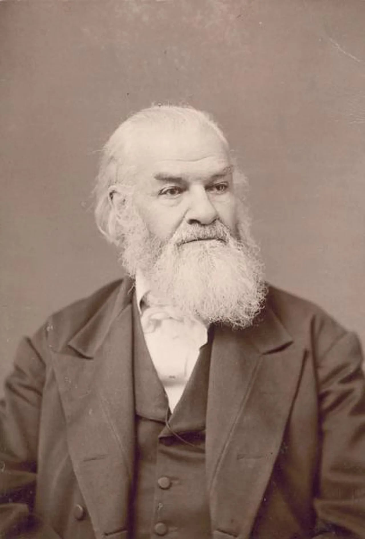 Portrait of Warren Chase (1813–1891) – memorial page