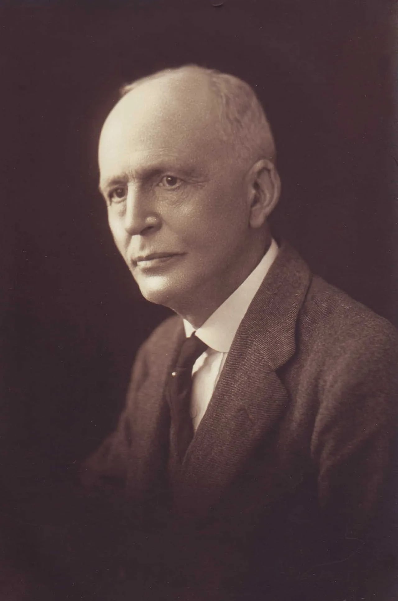 Portrait of William Mitchell (1861–1962) – memorial page