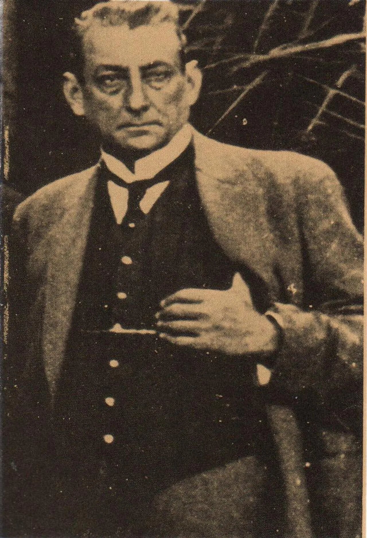 Portrait of Adolfo Bassó (1851–1913) – memorial page