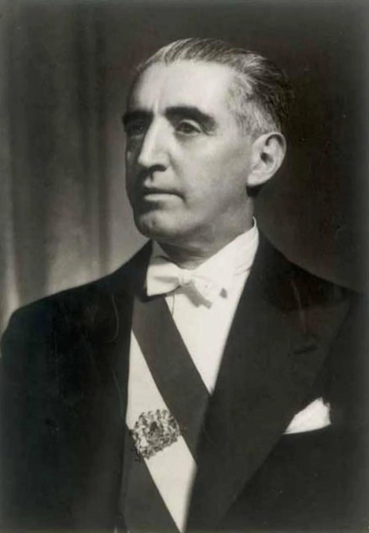 Porträt von Juan Antonio Ríos Morales (1888–1946) – Gedenkseite