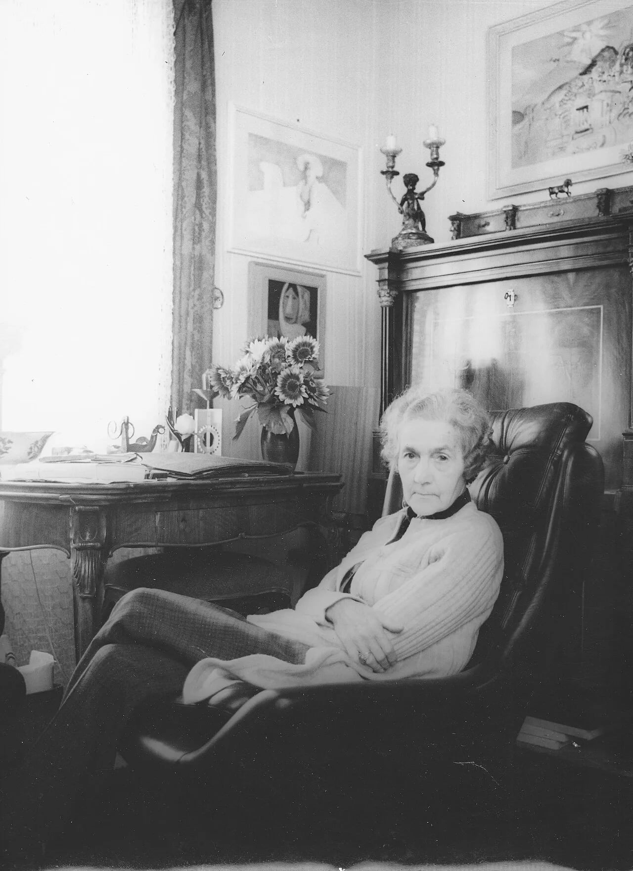 Portrait of Ester Šimerová-Martinčeková (1909–2005) – memorial page