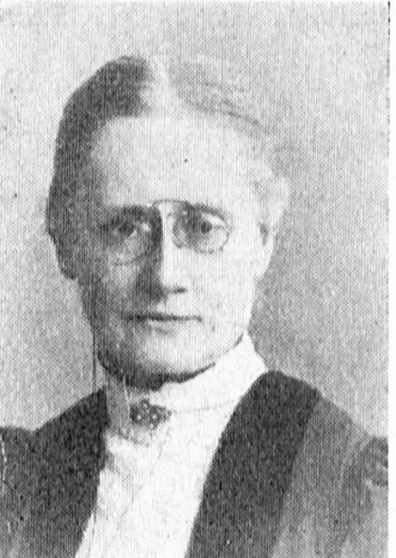 Portrait of Anna Alm (1862–1958) – memorial page