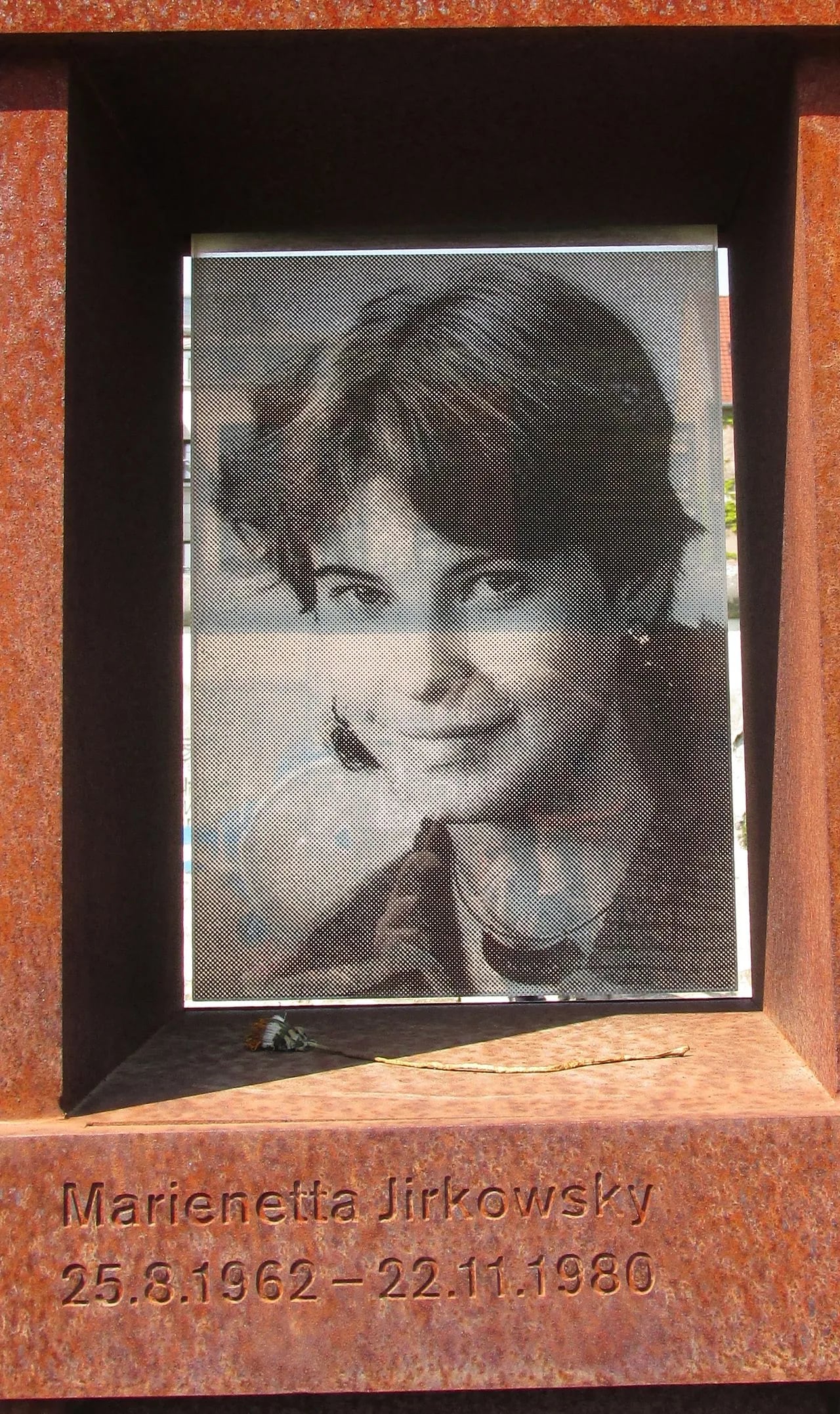 Porträt von Marienetta Jirkowsky (1962–1980) – Gedenkseite
