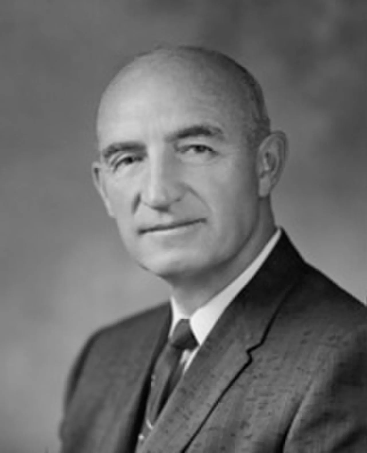 Portrait of Milward L. Simpson (1897–1993) – memorial page