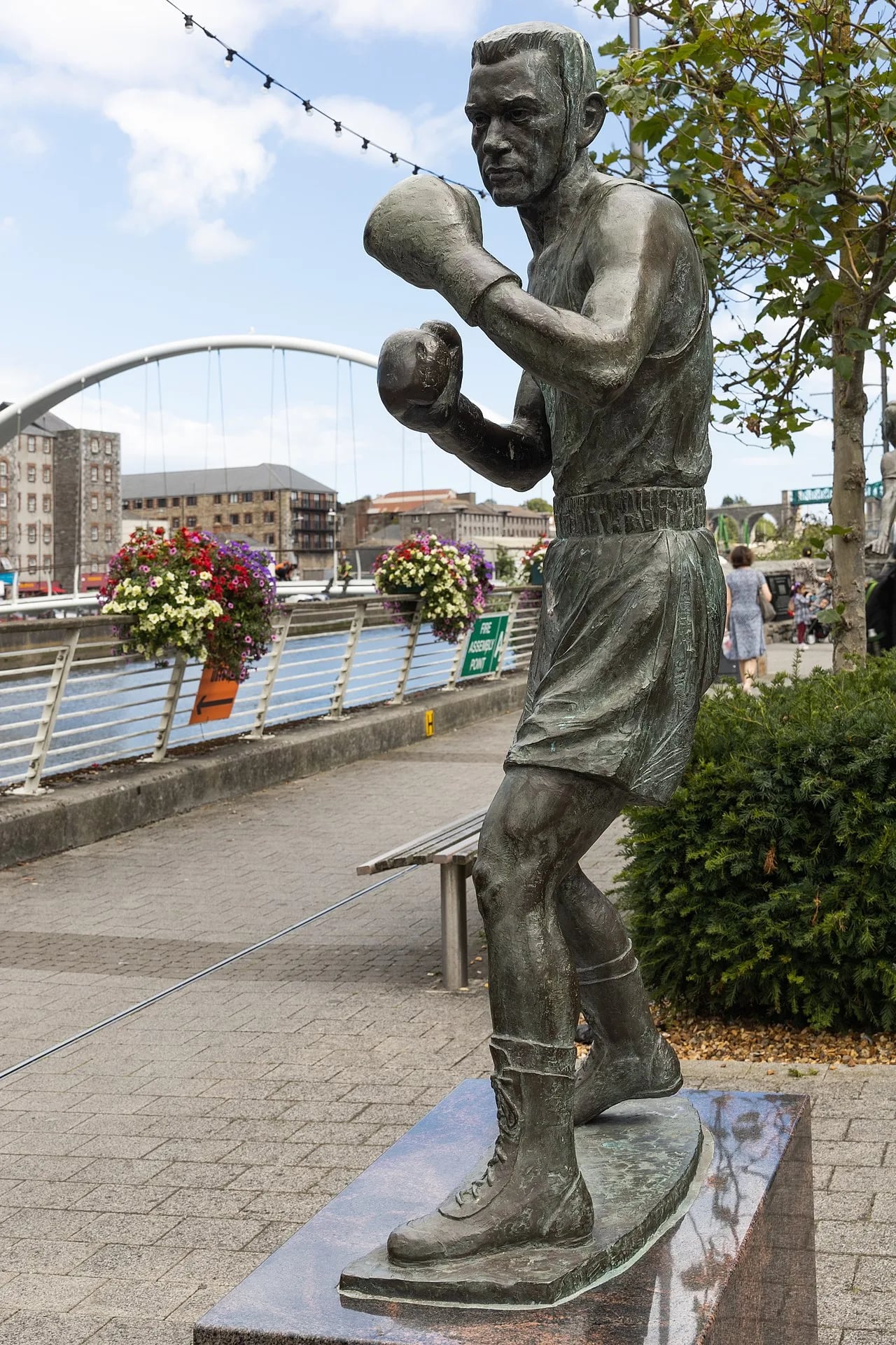 Portrait of Tony Byrne (1930–2013) – memorial page