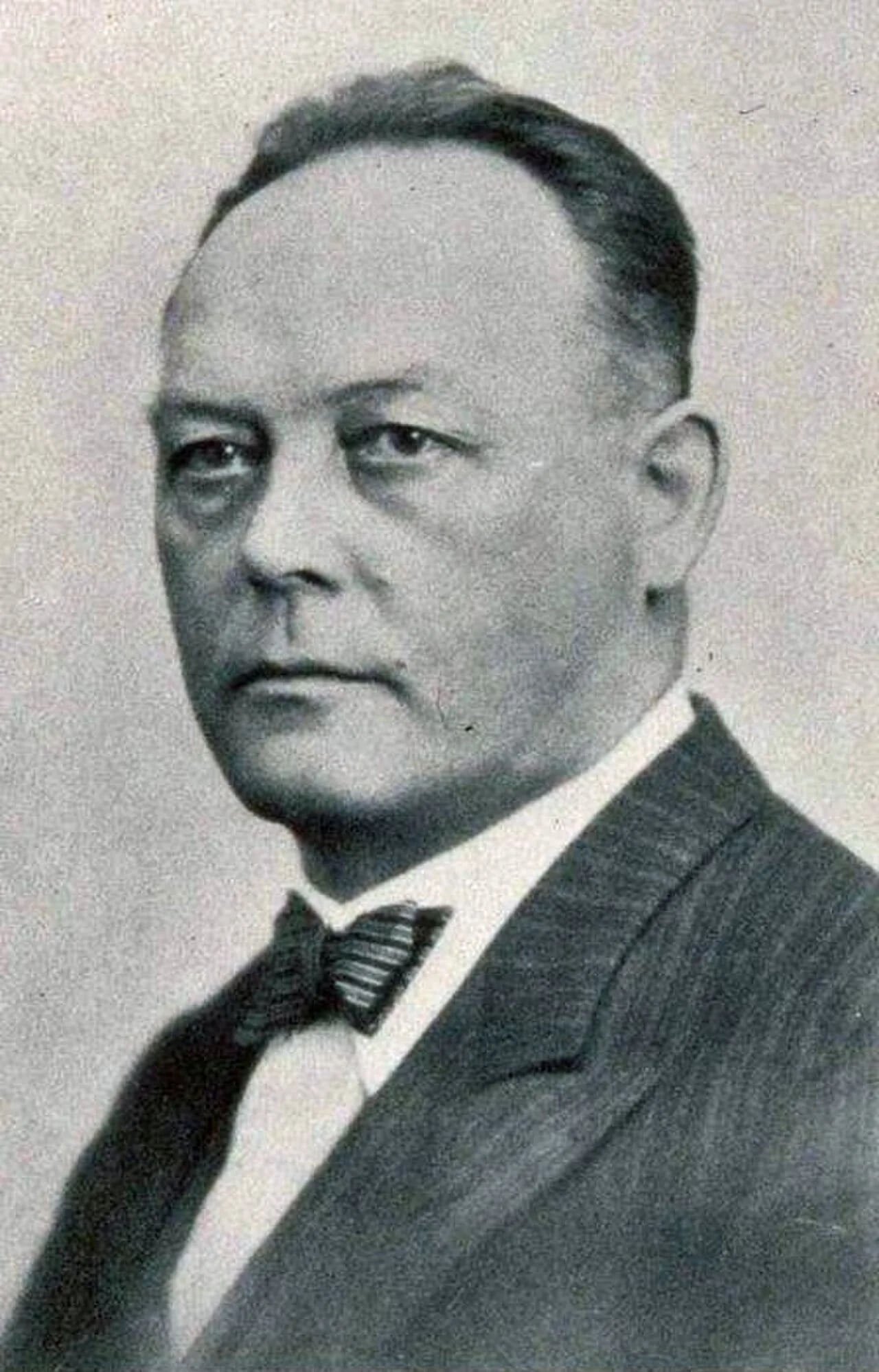 Portrait of Karl Roos (1878–1940) – memorial page