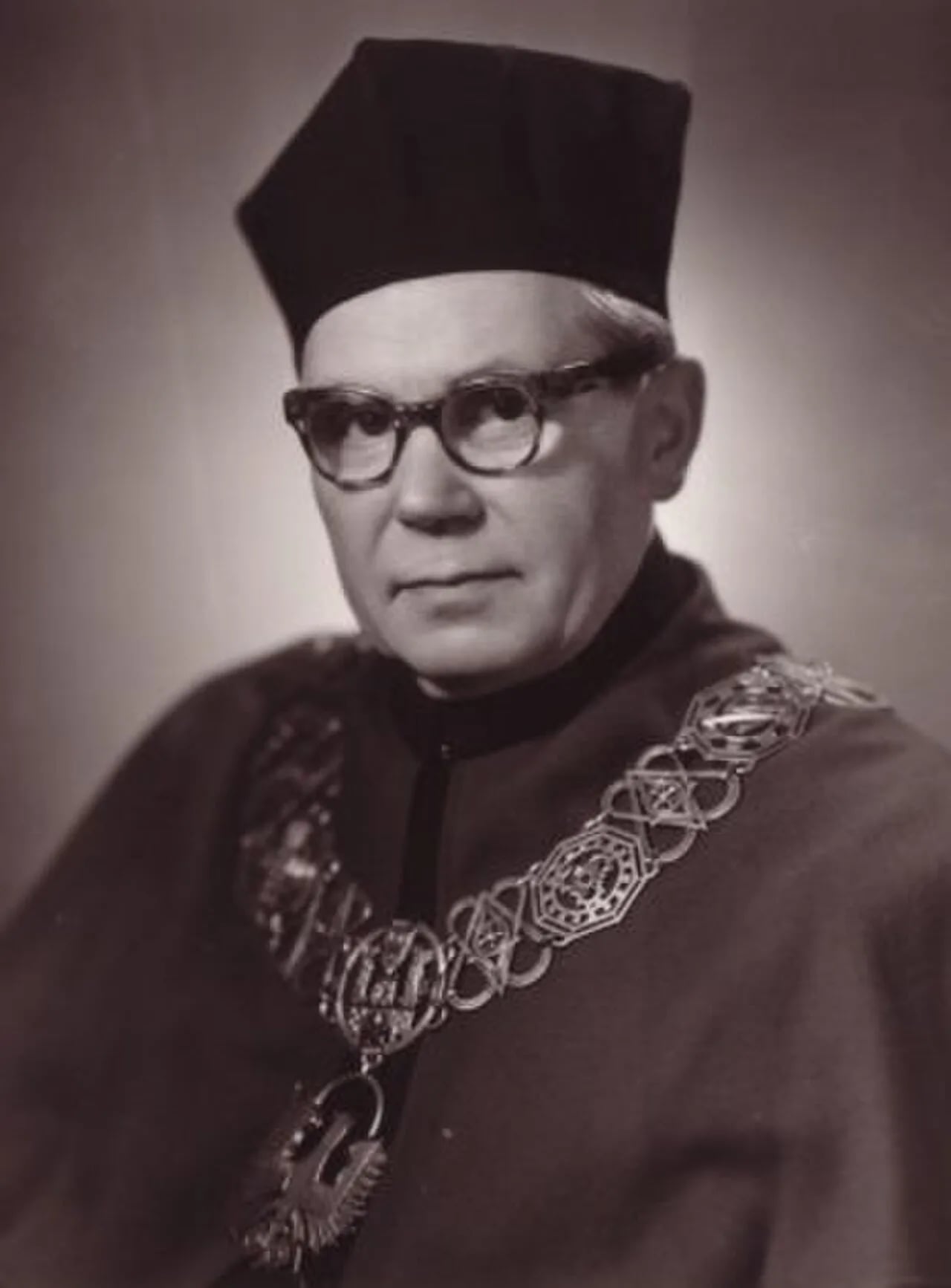 Portrait of Bronisław Kiepuszewski (1910–1974) – memorial page