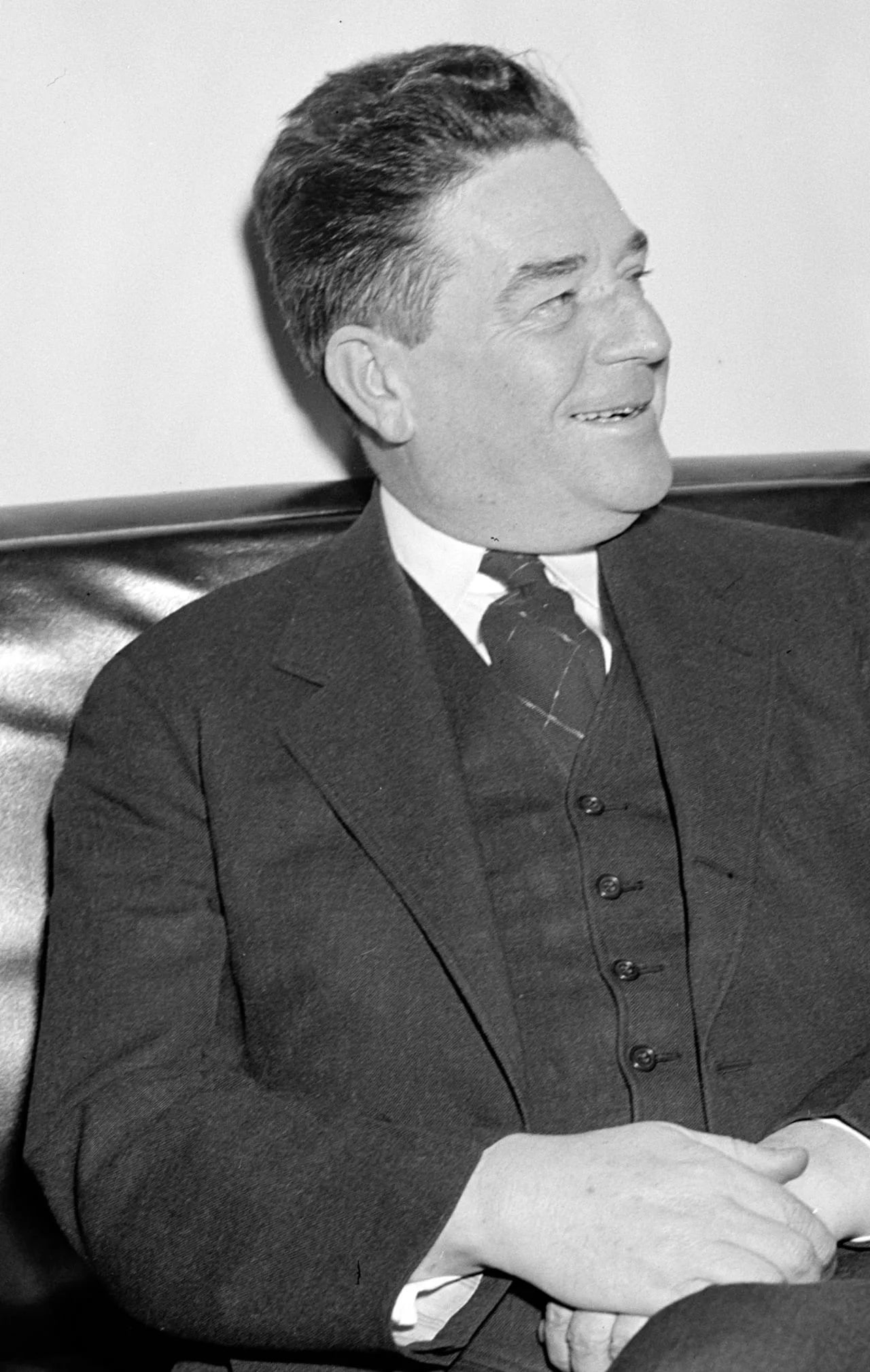 Portrait of Lindsay Carter Warren (1889–1976) – memorial page