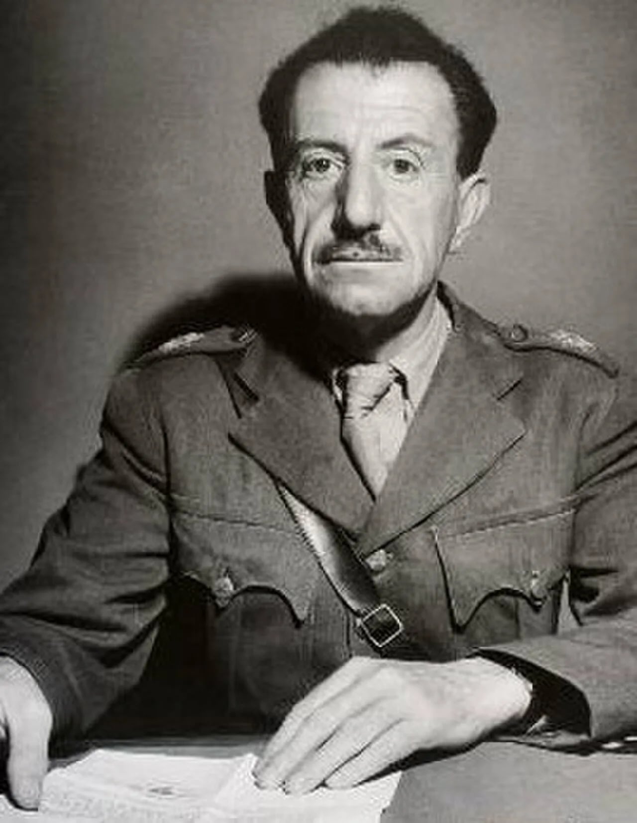 Porträt von Stefanos Sarafis (1890–1957) – Gedenkseite