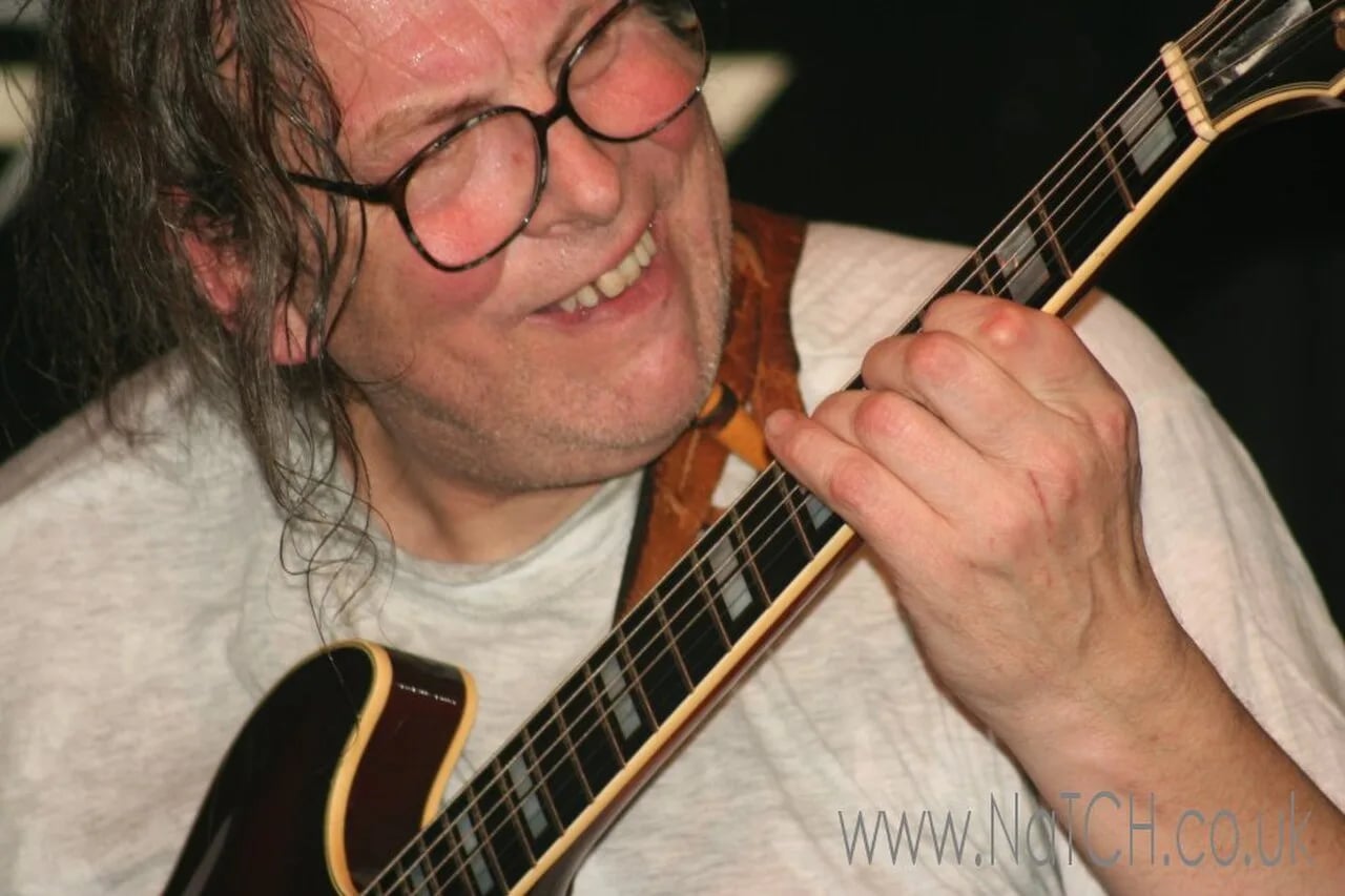 Porträt von Phil Miller (1949–2017) – Gedenkseite