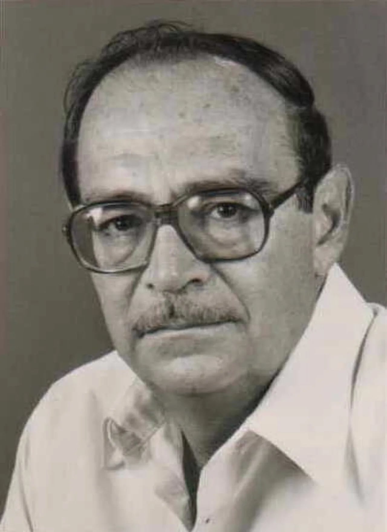 Porträt von Simcha Dinitz (1929–2003) – Gedenkseite