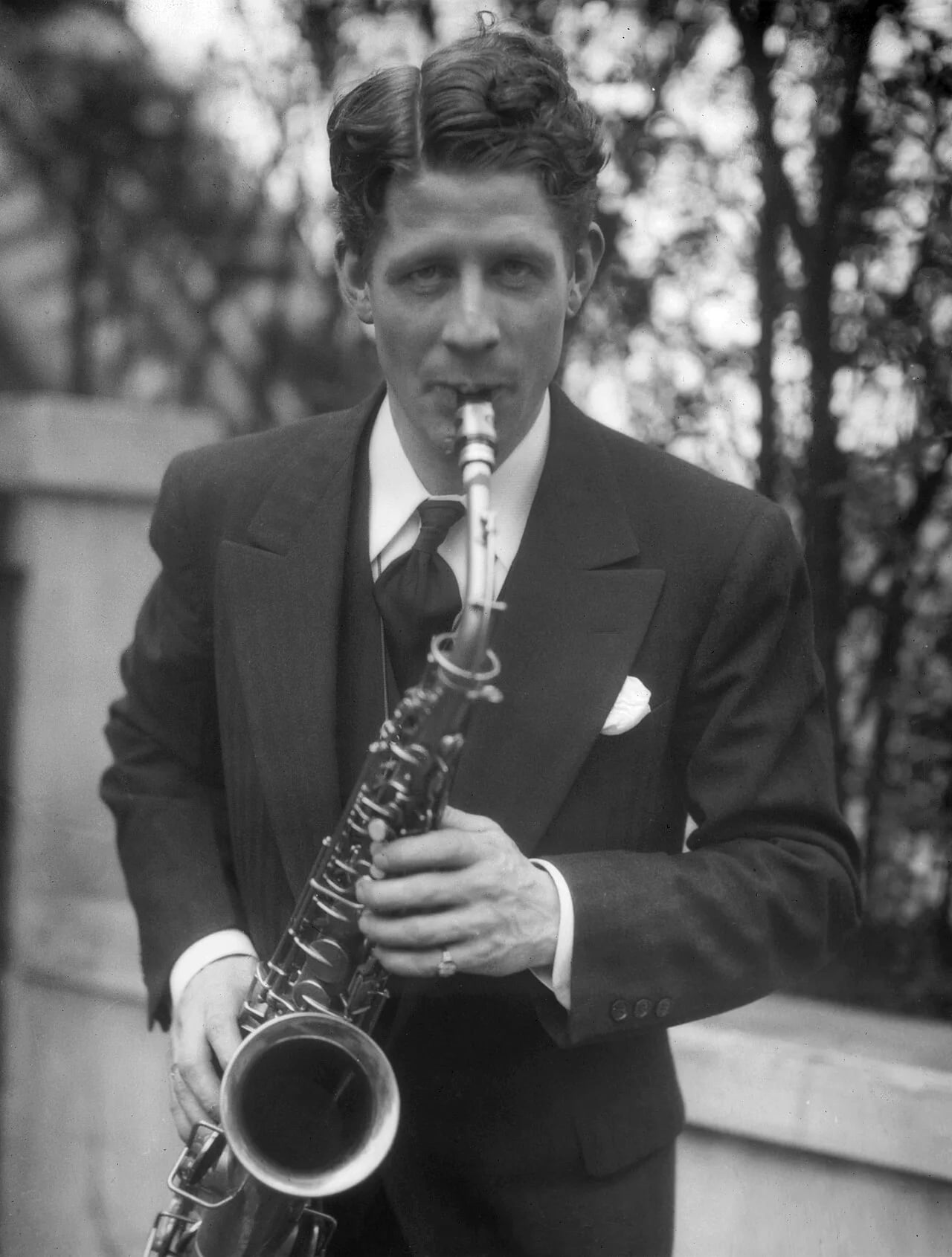 Portrait of Rudy Vallée (1901–1986) – memorial page