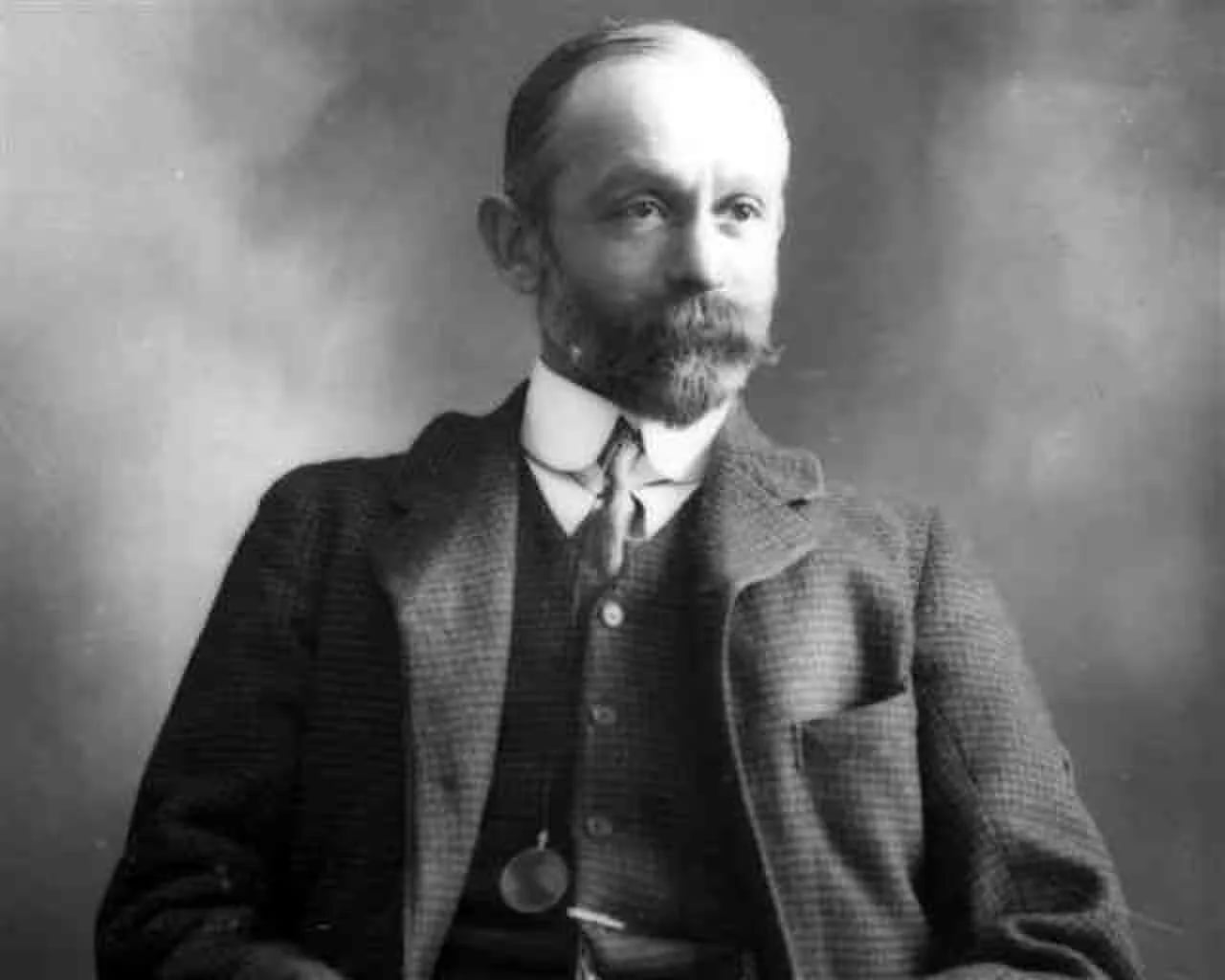 Portrait of George Herbert Strutt (1854–1928) – memorial page
