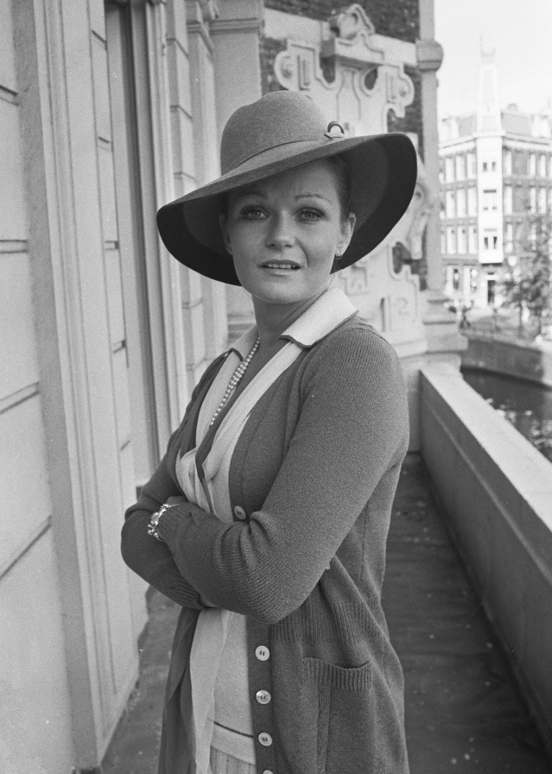 Valerie Perrine (nΓ©e Valerie Ritchie Perrine)