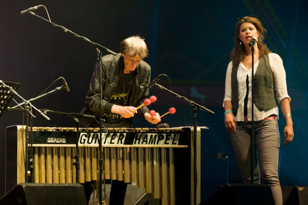 Gunter Hampel with Cavana Lee at moers festival in 2012