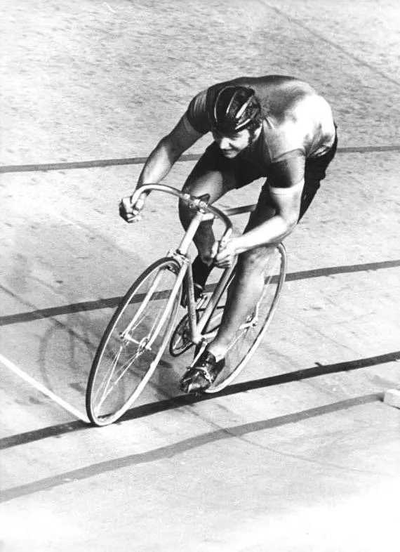 Emanuel Raasch in 1975 during his East German kilometre time-trial title in Leipzig