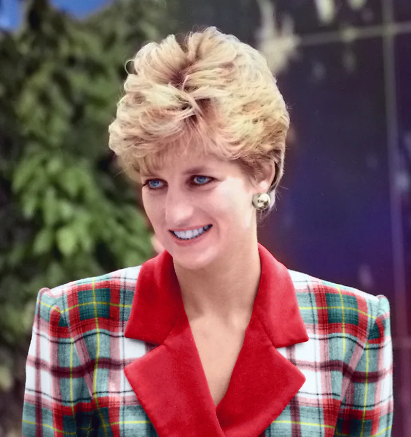Diana visiting the Accord Hospice in Paisley