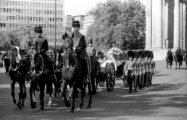 The funeral cortège passing St James's Park, September 1997