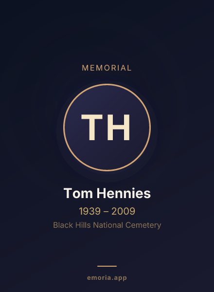 Memorial portrait of Tom Hennies