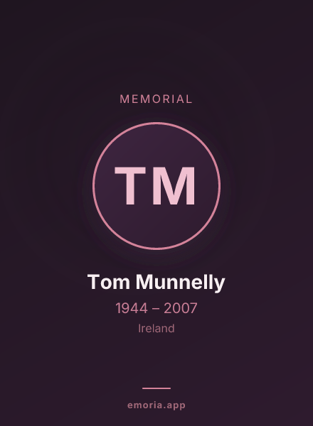 Memorial portrait of Tom Munnelly